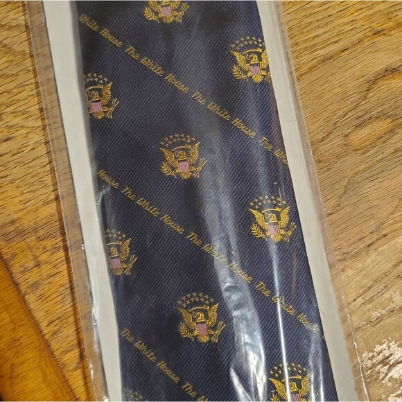 Cambridge LTD. Navy Blue Men’s Tie Necktie with white house and seal - Picture 2 of 5